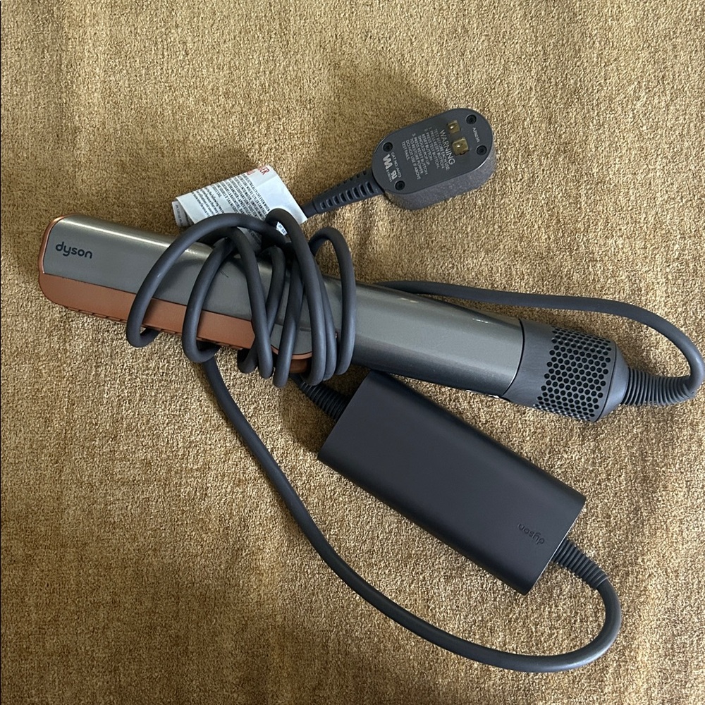 Dyson Airstrait in Gray